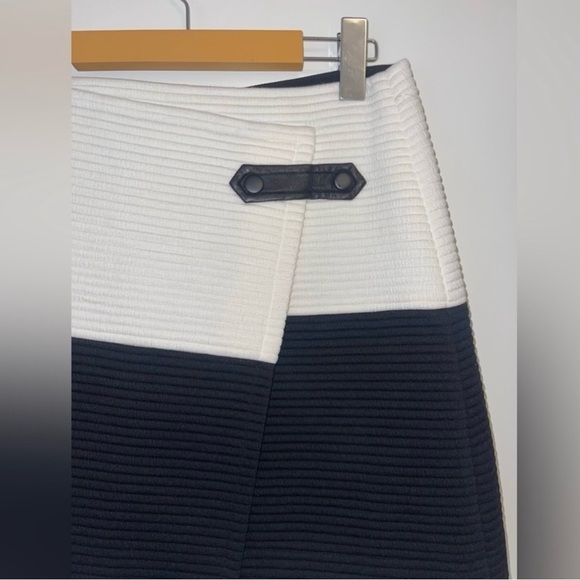 ALICE+OLIVIA Lennon Lamb Leather Ottoman Stitch preppy academia Skirt Size 2 - Picture 3 of 9